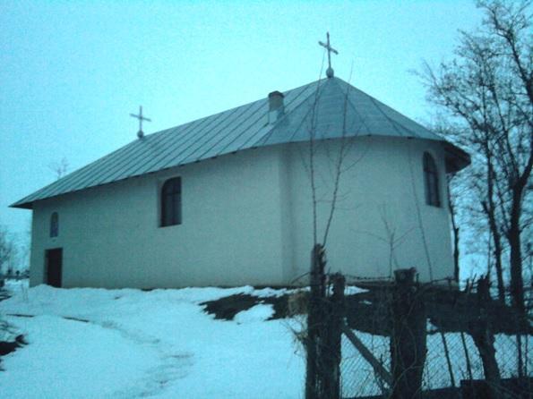 Biserica - vedere exterioară
